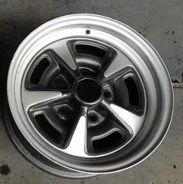 HQ HJ HZ Holden GMH GTS Holden Wheel Light Silver Wheel Paint